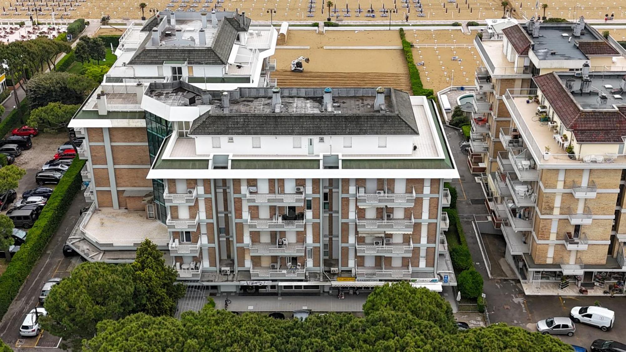Jesolo Beach! Fronte Mare - Piscina Park E Posto Spiaggia Inclusi Exteriör bild